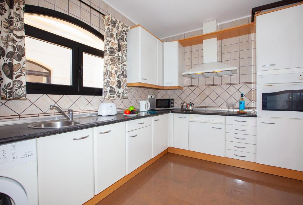 Riviera Park, Central 2 Bed Apartment Puerto del Carmen  Exterior photo